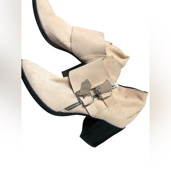 Gorgeous high  quality boots from Zara - Picture 1 of 11